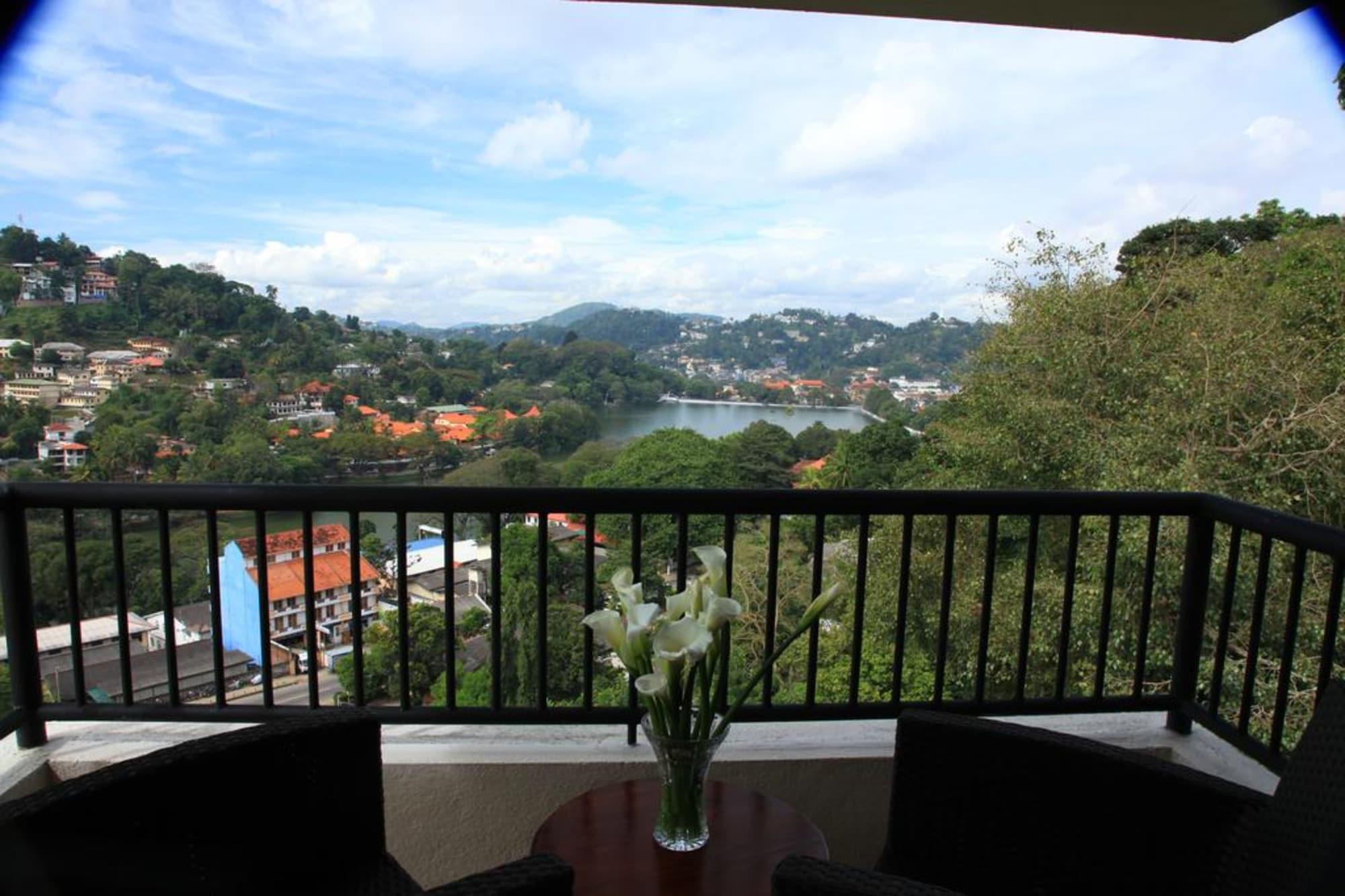 Thilanka Hotel Kandy Luaran gambar